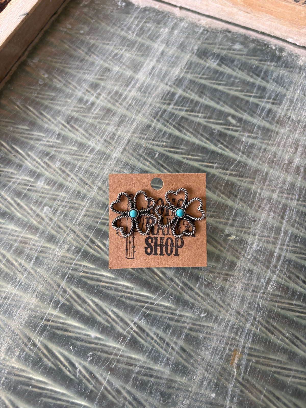 FUAX Western Clover Studs